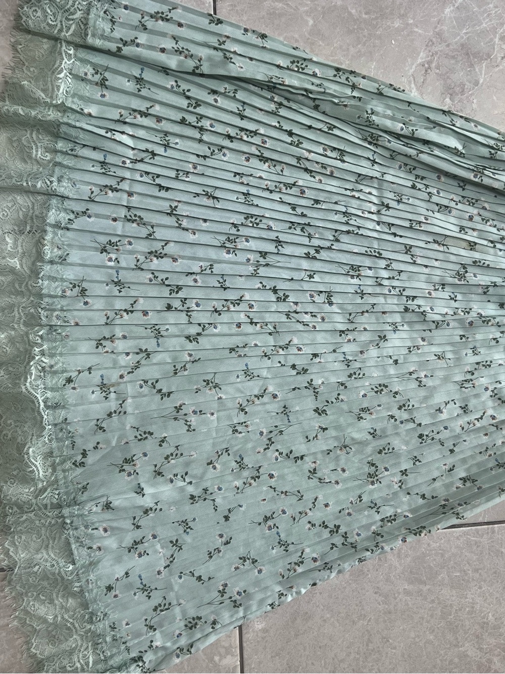 SHEIN Mint Green Floral Pleated Lace Hem Maxi Skirt